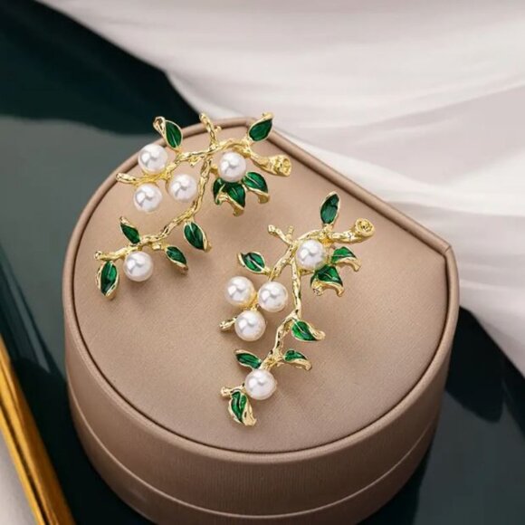 NEW Chelsea Pearl Studded 18K Gold Plated Branch Statement Earrings - Picture 1 of 5